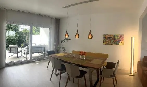 Exklusiv möblierte und ruhige Terrassenwohnung im Kölner Westen (Köln-Junkersdorf)!