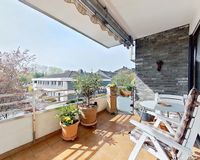 mit großer Terrasse