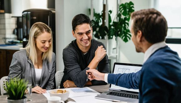 Maklerquote stabilisiert sich im zweiten Quartal 2025