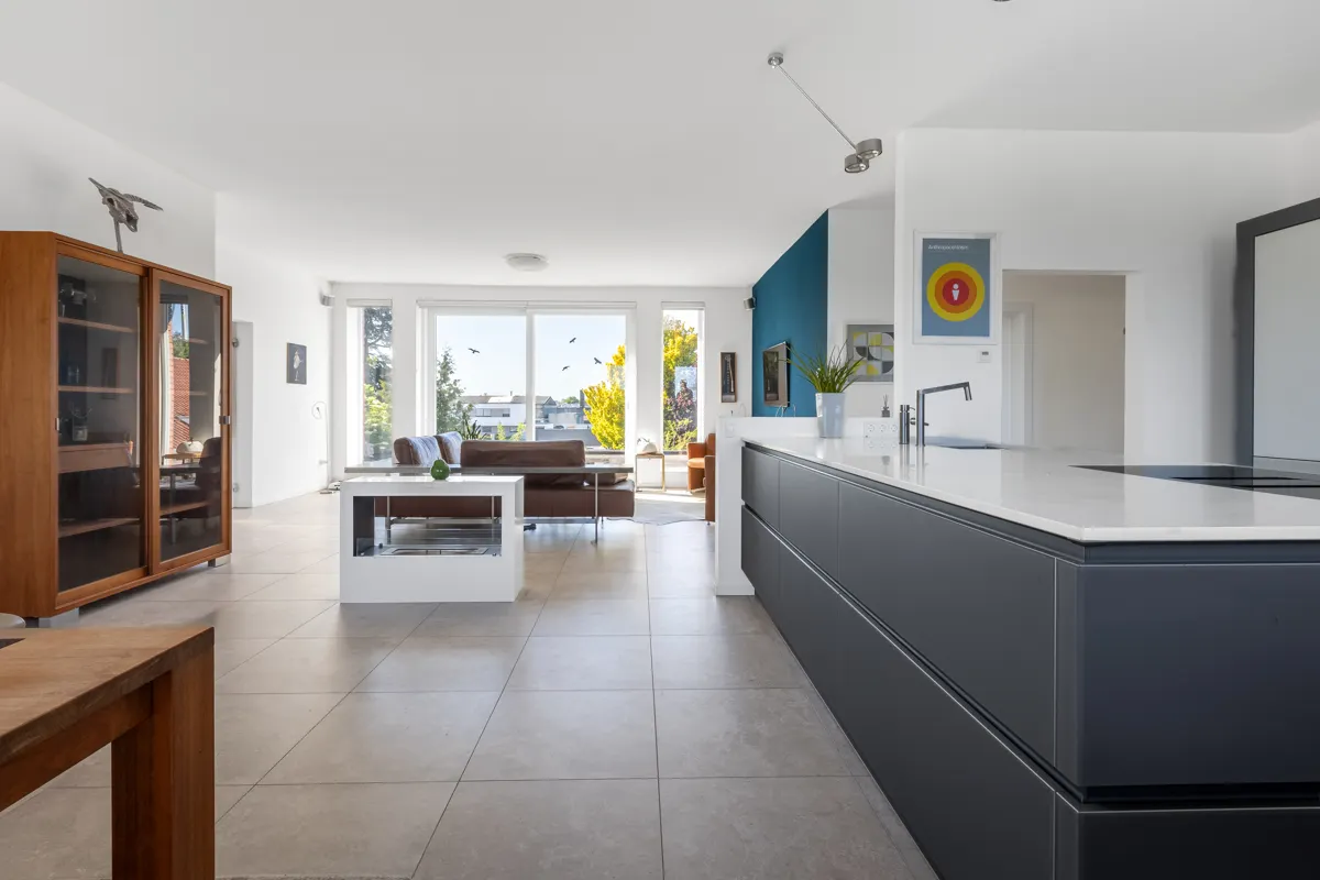 Wohnung | Blick in den Küchen- & Wohnbereich