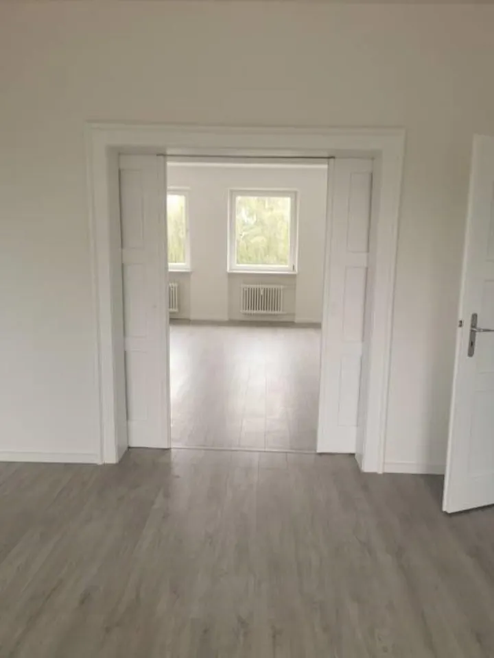 Esszimmer blick Richtung Wohnzimmer 
