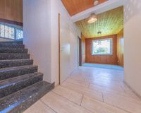 Treppe ins Obergeschoss