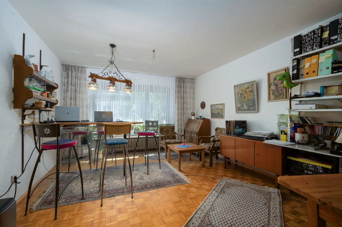 Büro EG