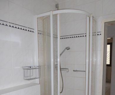 Gepflegte 3-Zimmerwohnung mit Tageslichtbad, Loggia und PKW- Stellplatz - Foto 5
