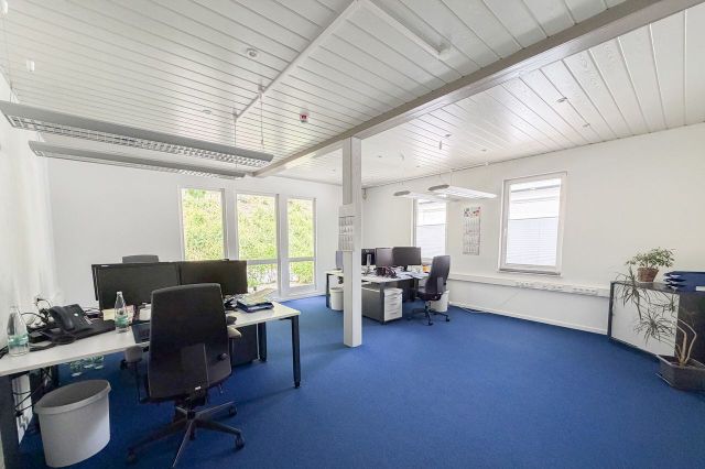 Verwaltungsgebäude: Büro