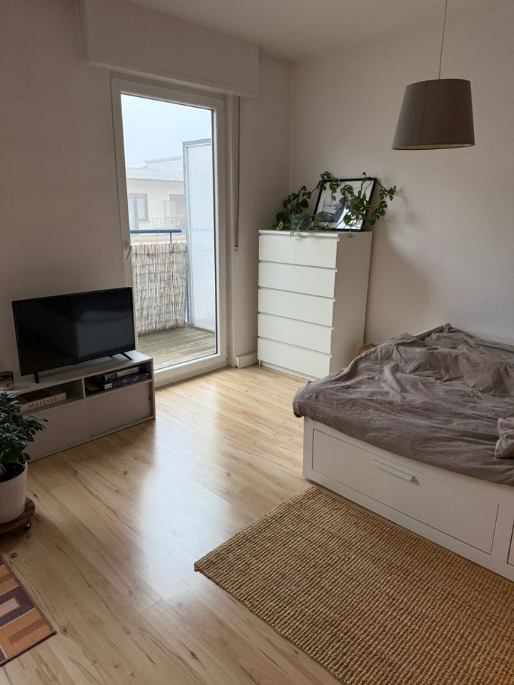 gepflegte 1 ZKB/Balkon-Wohnung mit Einbauküche - Foto 3