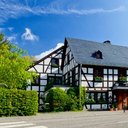 Historisches & geschichtsträchtiges Hotel- & Restaurant
im Herzen von Hamm (Sieg) – Romantikhotel „Alte Vogtei“