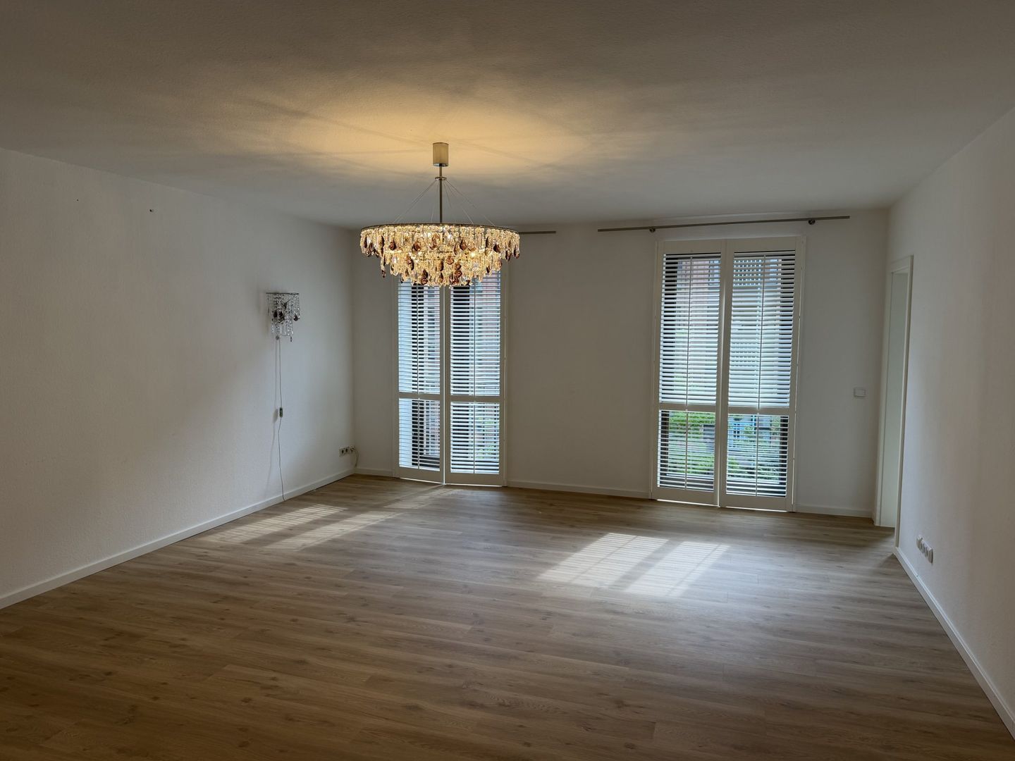 Wohnen in Düsseldorf-Carlstadt! Großzügige 2-Zimmer-Wohnung im Kunst- und Antiquitätenviertel! - Foto 1