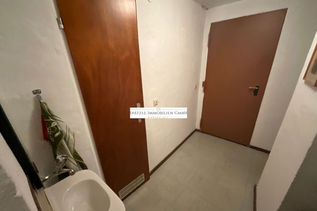 Flur mit Waschbecken UG