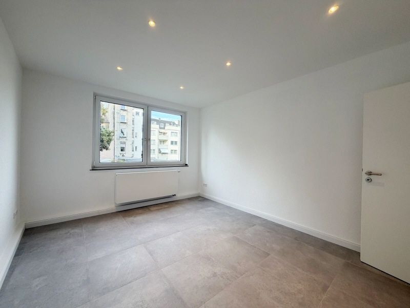 SCHÖNE 2-ZIMMER-WOHNUNG IN CITYNAHER LAGE !ERSTBEZUG NACH MODERNISIERUNG! - Photo 1