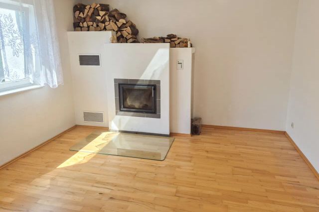 Wohnbereich mit Kamin (OG)