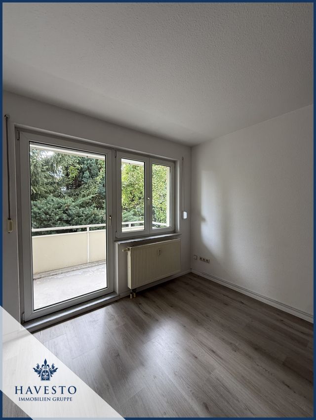 Modernisiertes Wohnglück: 2 Zimmer Wohnung mit Balkon, neuer Einbauküche und Stellplatz! - Foto 3