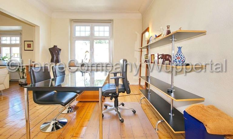 B&uuml;ro