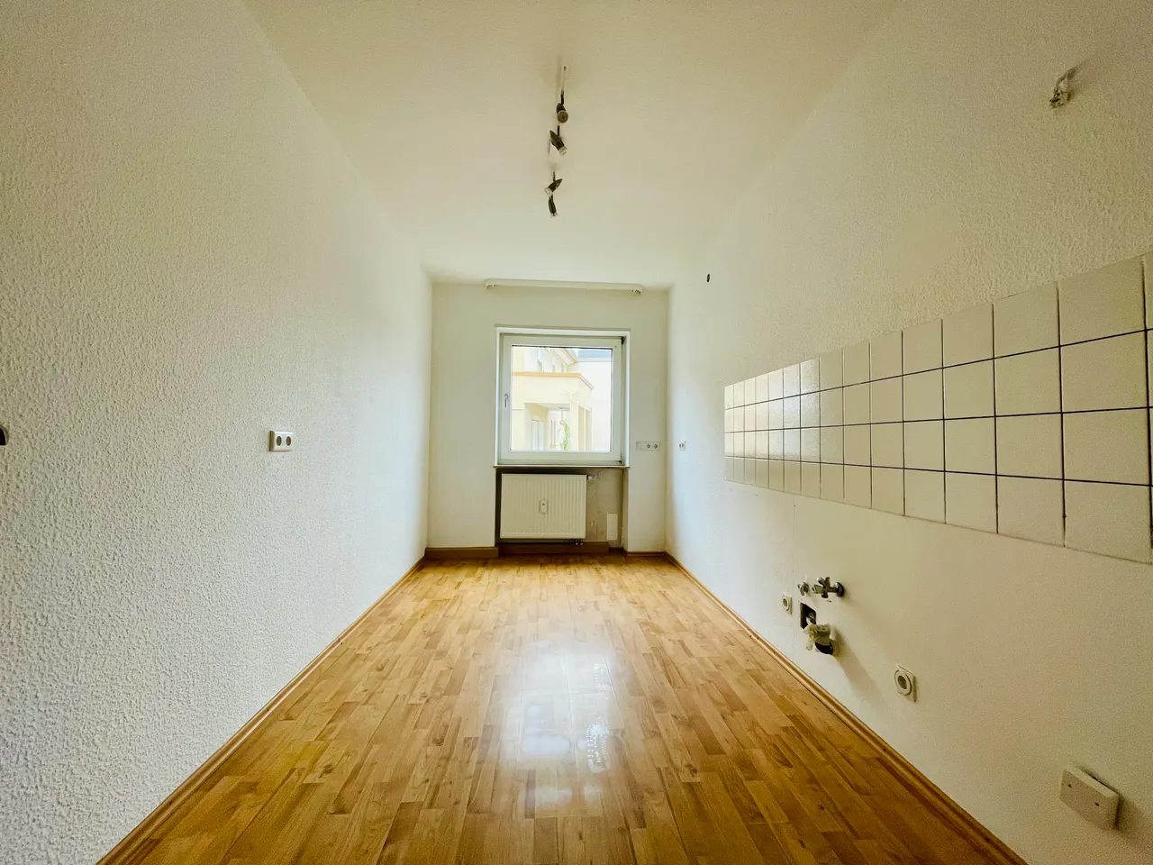 MA-Feudenheim – Renovierte 3 ZKD/Balkon-Erdgeschosswohnung - Photo 2