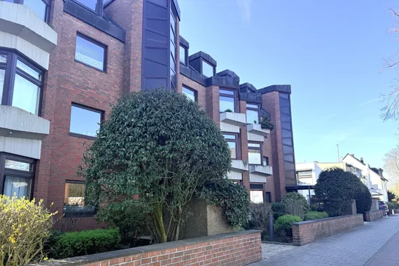 Seltene Gelegenheit in Kaiserswerth: Wohnung mit Kamin und Garten!