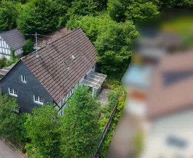 Platzwunder mit historischem Charme – Großzügiges Fachwerkhaus in familienfreundlicher Lage!