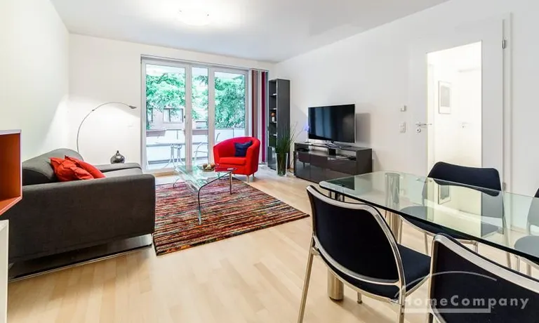 Wohnzimmer mit Essbereich
