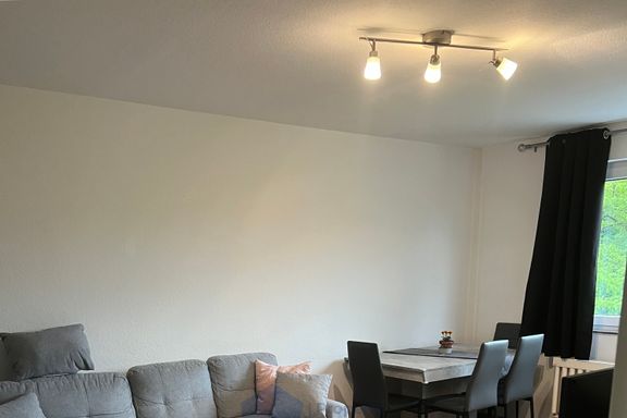 2-Zimmer-Wohnung im 5. Obergeschoss mit West-Loggia