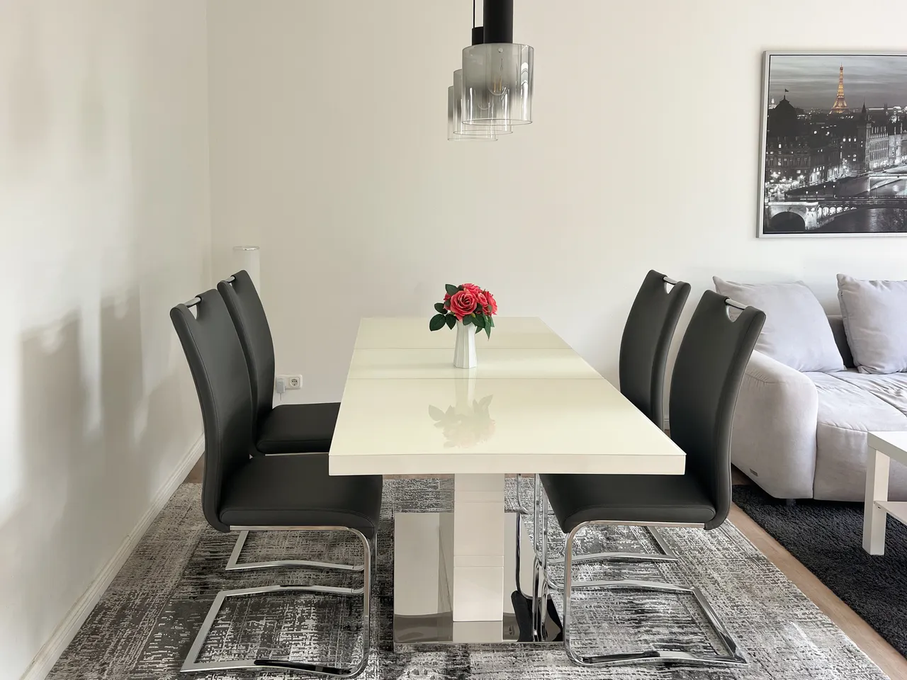 Freundlicher Essbereich