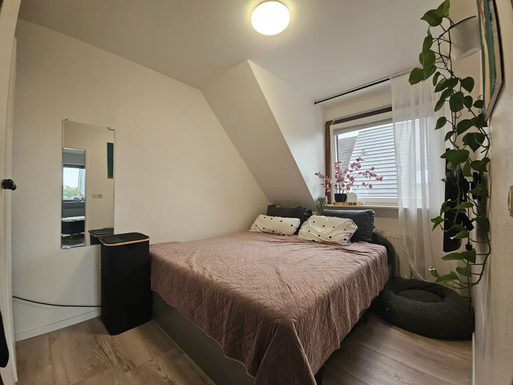 Schlafzimmer, Wohnung oben rechts