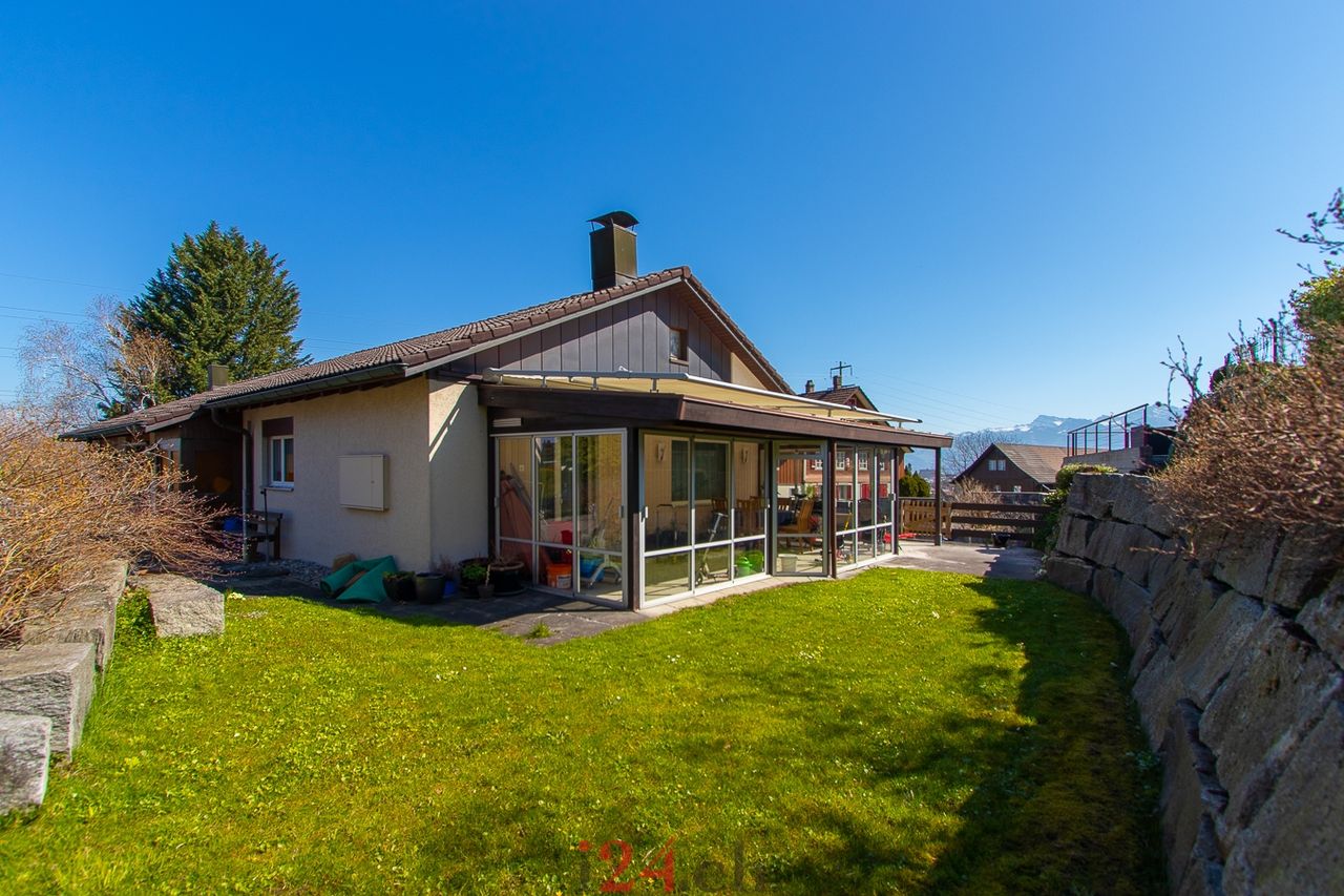 5 1/2 Zi-Doppeleinfamilienhaus mit grossem Garten