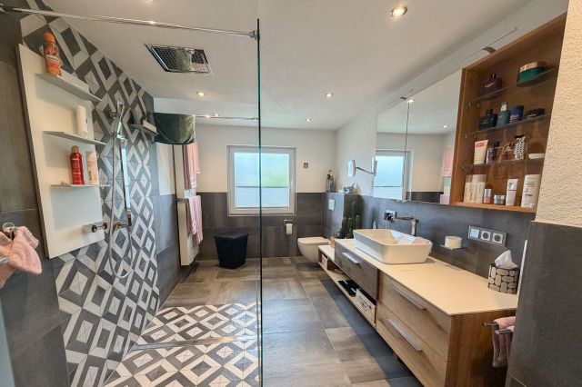 Badezimmer EG