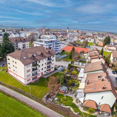 5.5 Zi-Erdgeschosswohnung an ruhiger Lage mit Terrasse und Balkon