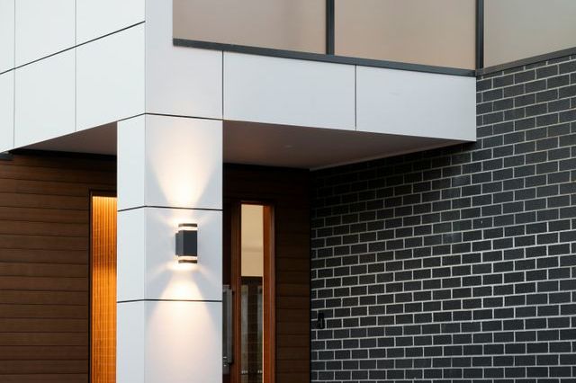 r-architecture-KqMaA8gDfl0-unsplash