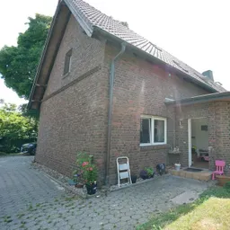 Alpen-Menzelen: Zweifamilienhaus mit Geschichte