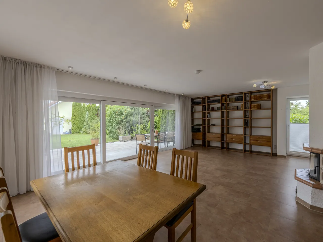 Großzügiges Wohnzimmer