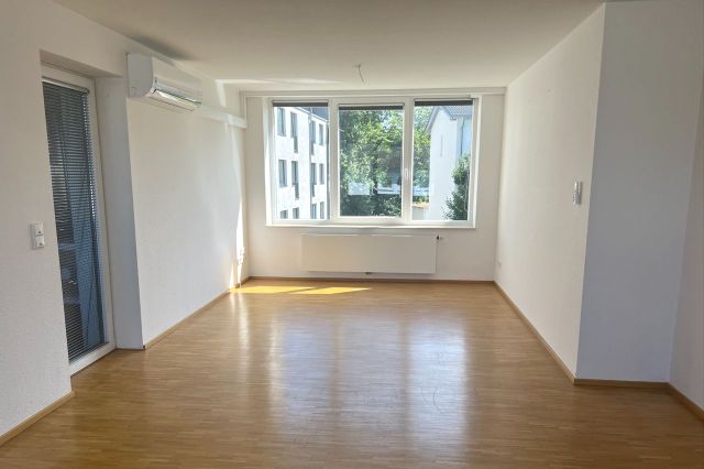 Wohnbereich mit Balkonzugang