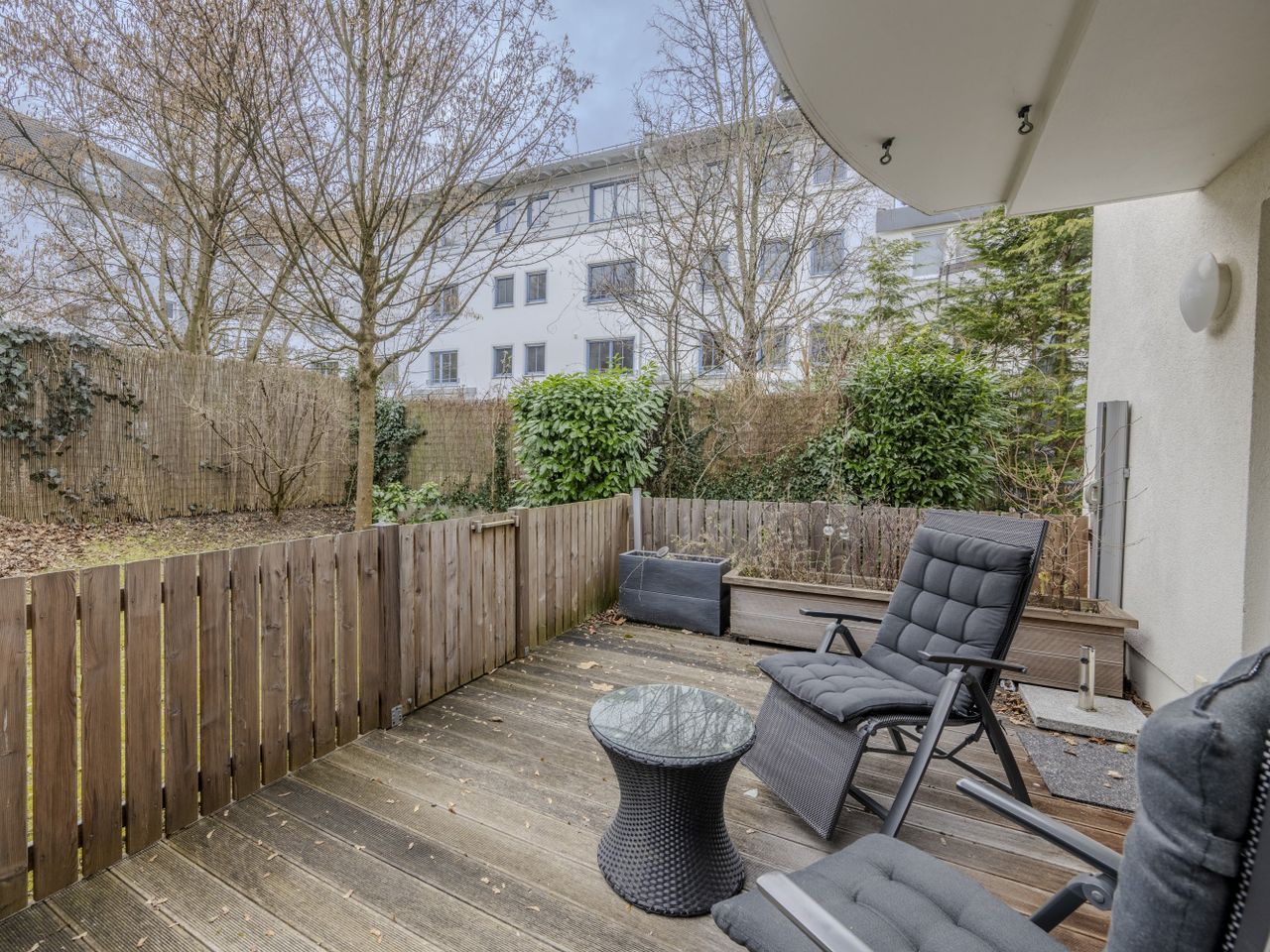 Südterrasse mit Garten