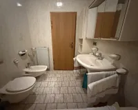 Badezimmer im Erdgeschoss
