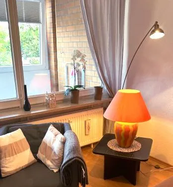 Ahlem, Möbliertes Apartment mit Loggia, Lift, Internet und TG-Stellplatz