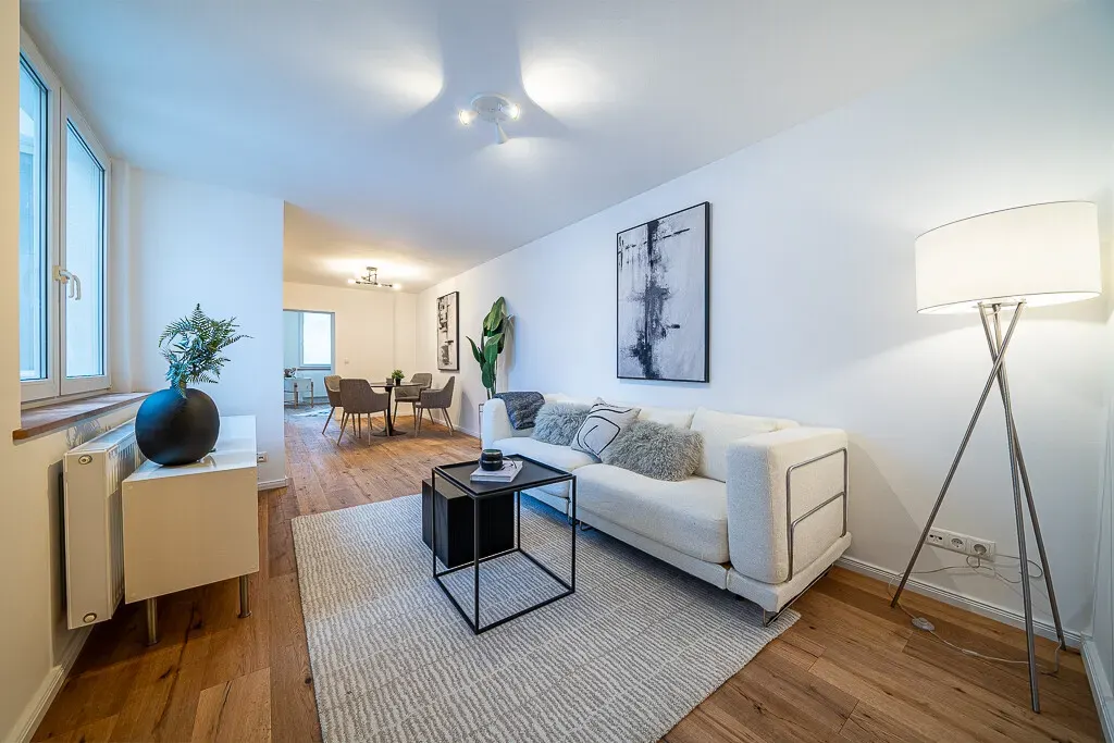 Vollumfänglich sanierte 4 ZKB- Wohnung in Horchheim zum Kauf!
Vermietet!