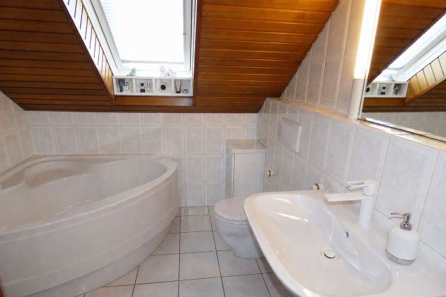 Badezimmer Ansicht 1