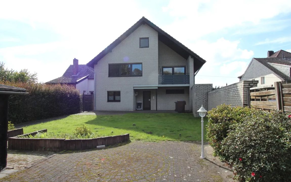 Nettetal: EFH mit Einliegerwohnung mit ca.170 m² Whfl. auf 637 m² Grundstück –  mitten im Seengebiet