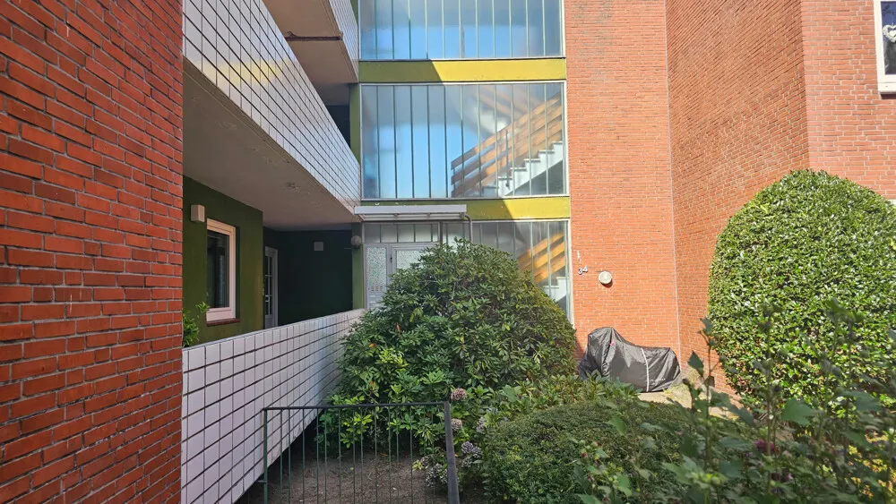 Weg zum Haupteingang
