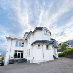 Haus in Haus! Zentrale 3- Zimmerwohnung mit Dachterrasse