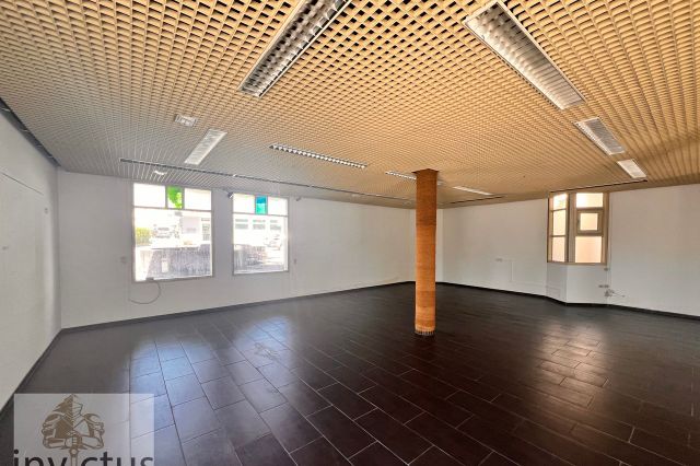 Verkaufs-/ Bürofläche