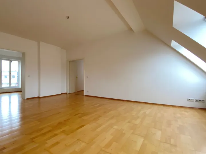 Großzügige 4-Zimmer-Wohnung in Berlin-Friedrichshain