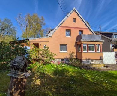 Geräumiges Wohnhaus in bevorzugter Wohnlage von Dierdorf zu verkaufen!