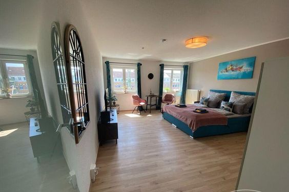 27318 HomeCompany Dresden Möbliert/Furnished 1-Zimmer-Apartment in Dresden-Neustadt max. 2 Personen