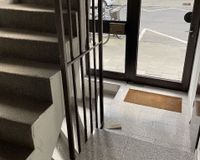 Treppenhaus mit Lift