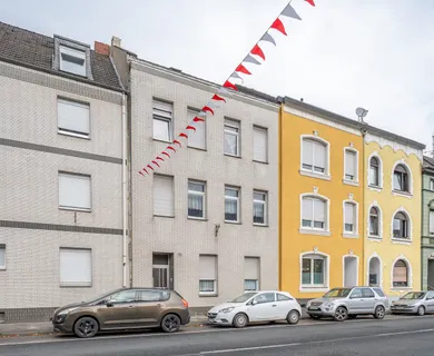 Attraktives Renditeobjekt: Solides Dreifamilienhaus mit Entwicklungspotenzial in Zentrumslage