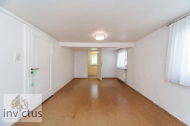 Schlafzimmer im OG mit separatem WC