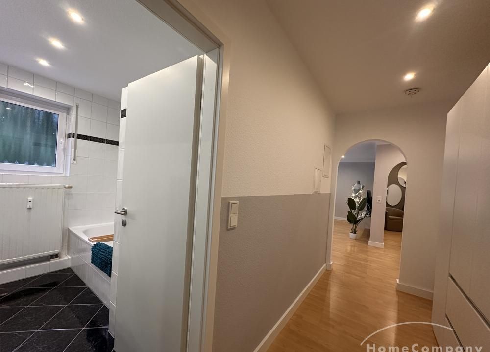 Flur und Tageslichtbad