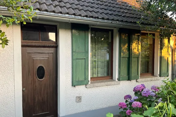 Charmantes ehemaliges Bauernhaus mit Scheune und großem Garten in guter Lage von 47918 Tönisvorst