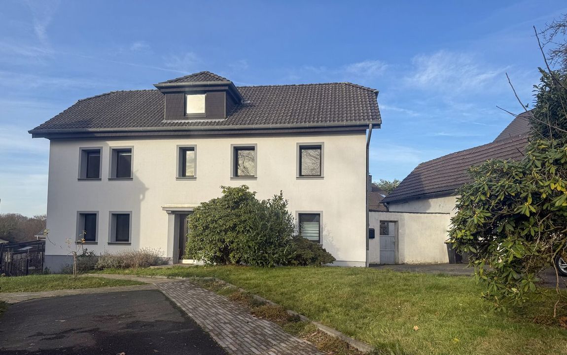 Großzügiges Einfamilienhaus mit Garten und Scheune in Siegburg-Braschoß zu vermieten