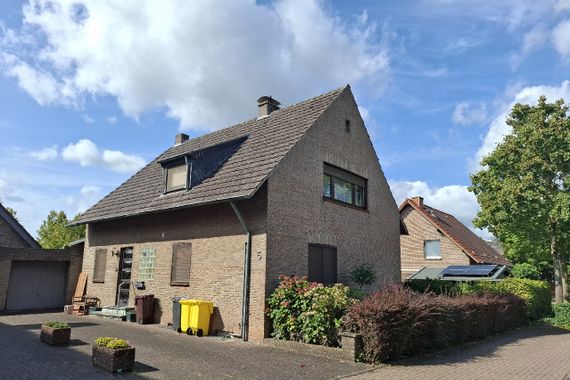 Vielseitig nutzbar: Freistehendes Wohnhaus in sehr ruhiger Lage von 41334 Nettetal-Lobberich